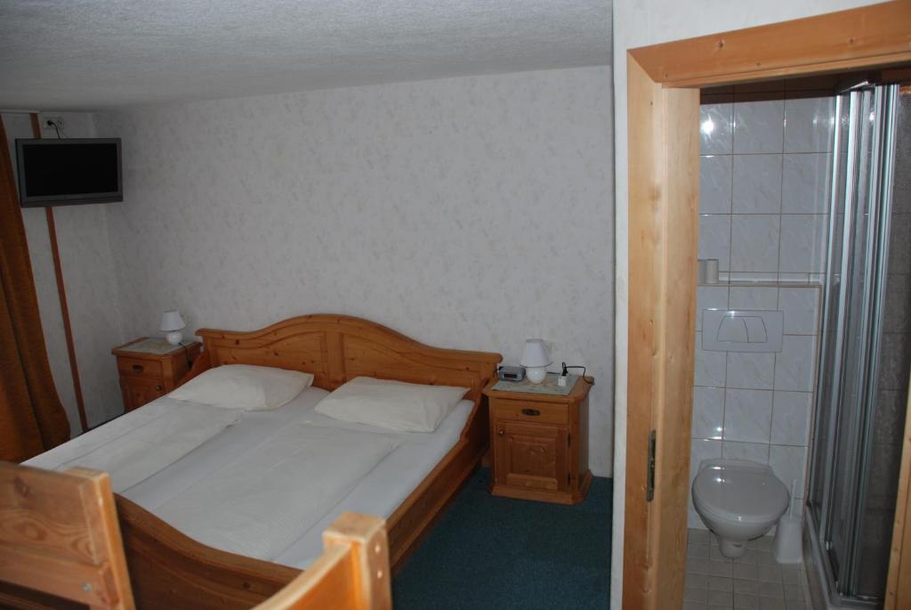 Pension Baeuerle Heiligenblut Room photo