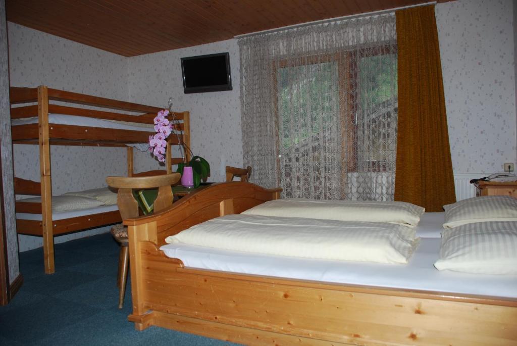 Pension Baeuerle Heiligenblut Room photo
